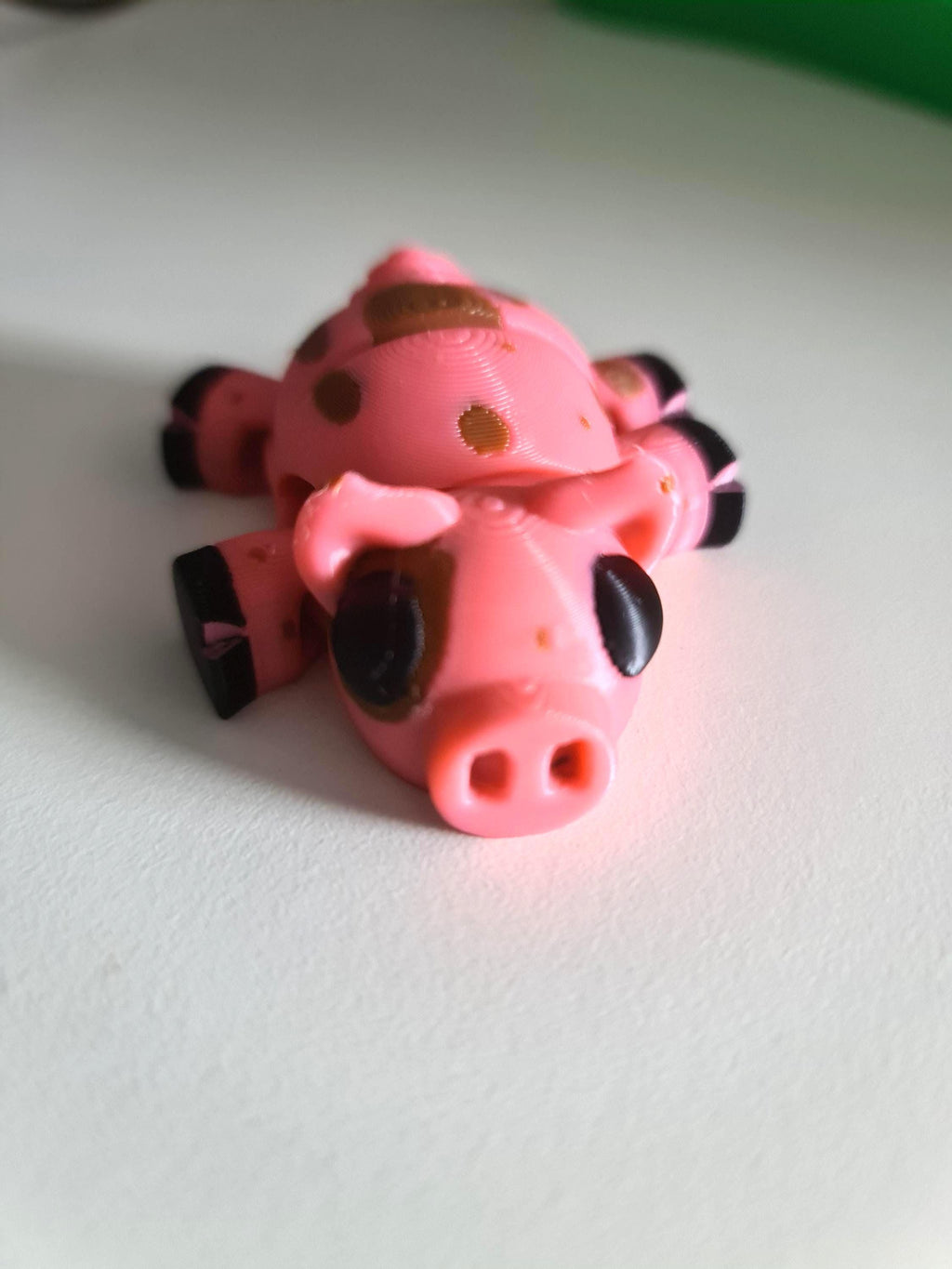 Articulated Pig Fidget Toy – view 3, 3D printed by RS-3D
