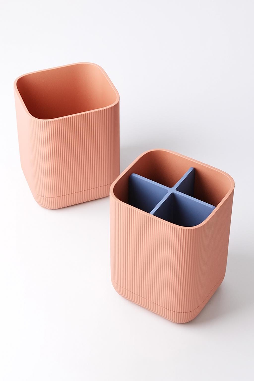 Ribbed Toothbrush Holder with Drip Tray – view 9, 3D printed by RS-3D